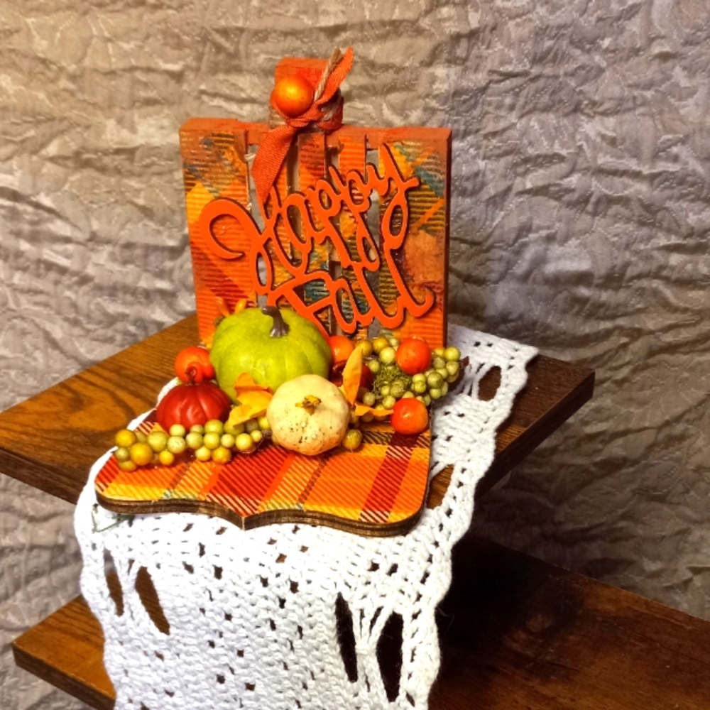 Fall Shelf Sitter